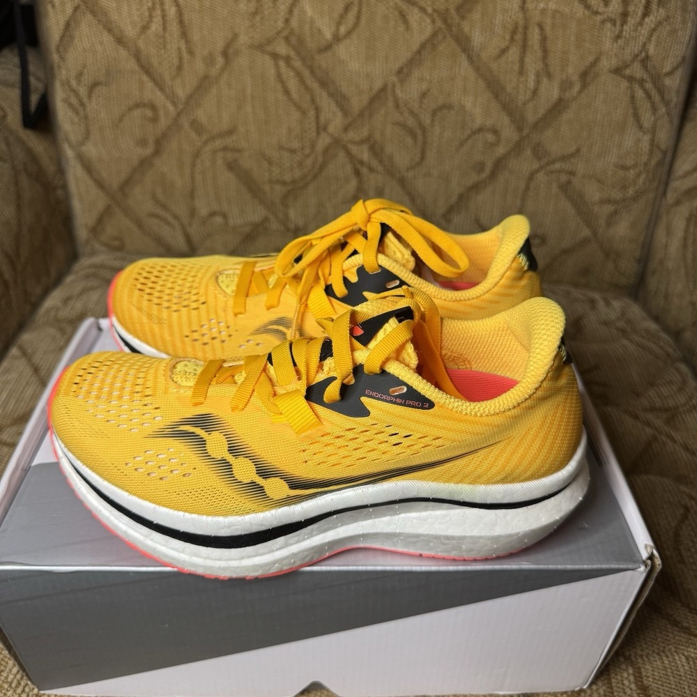 Saucony Women's S10687-16 Endorphin Pro 2‎ Running Shoes Vizigld/Vizired Size 5